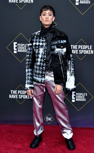 Johann Pauchont, 2019 E! People Choice Awards, Red Carpet Fashion